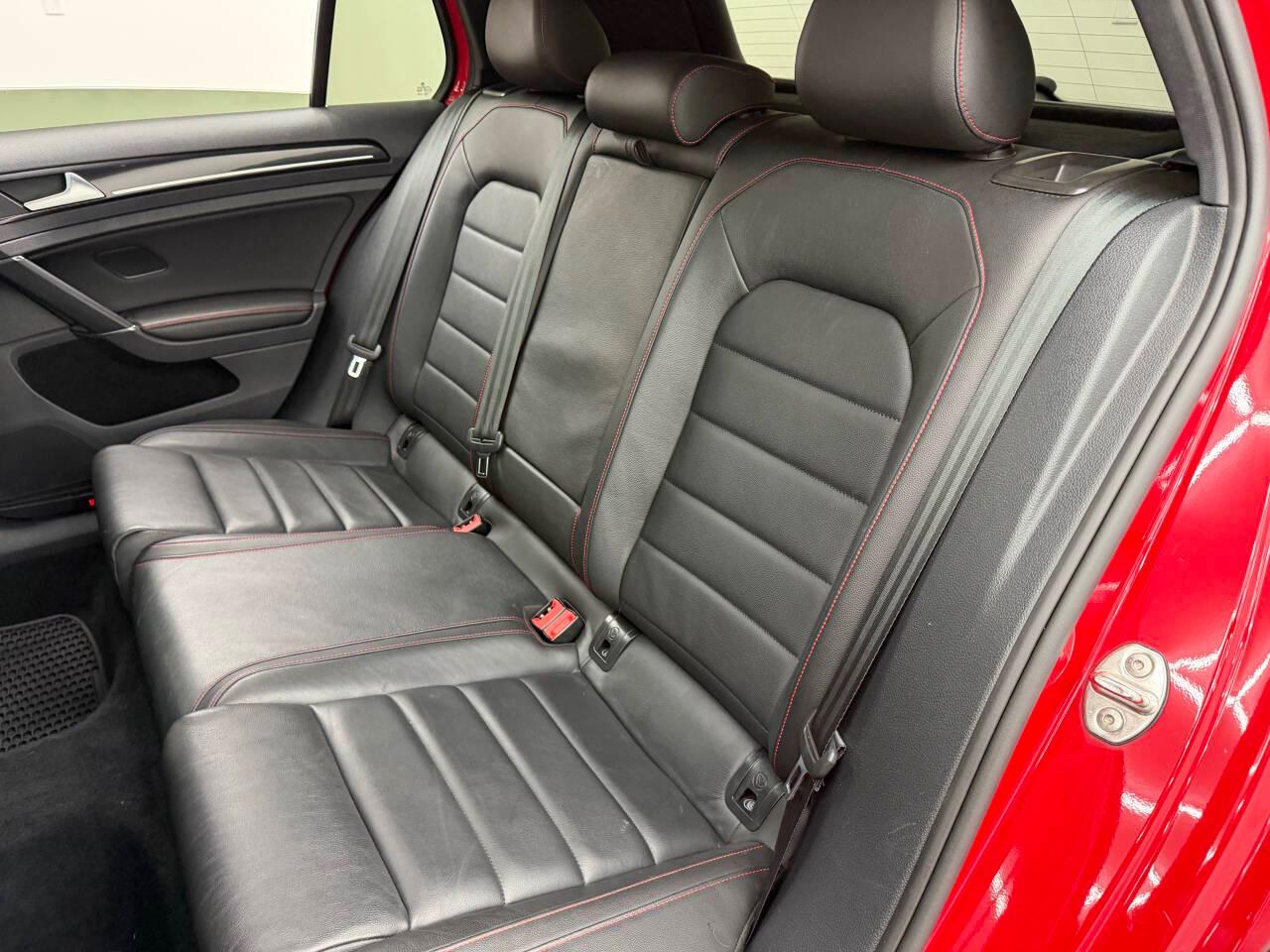 Volkswagen Golf GTI SE 6M 4-Door 2017