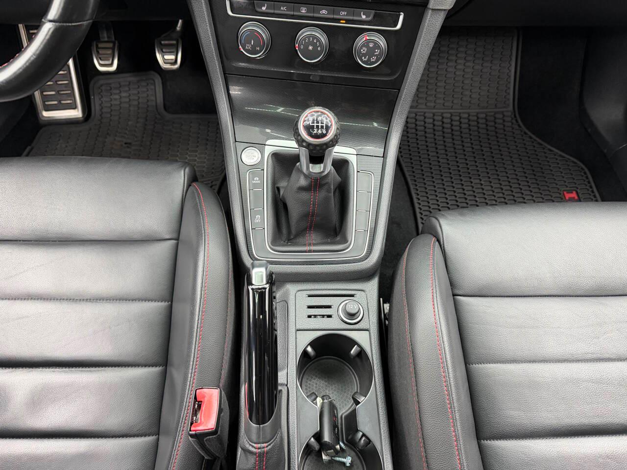 Volkswagen Golf GTI SE 6M 4-Door 2017