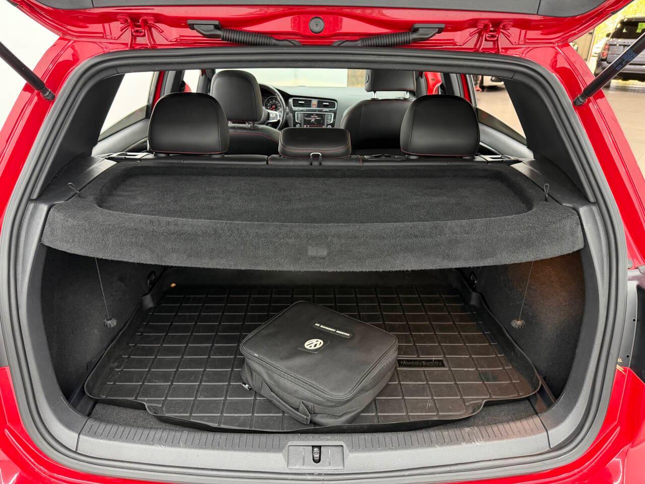 Volkswagen Golf GTI SE 6M 4-Door 2017