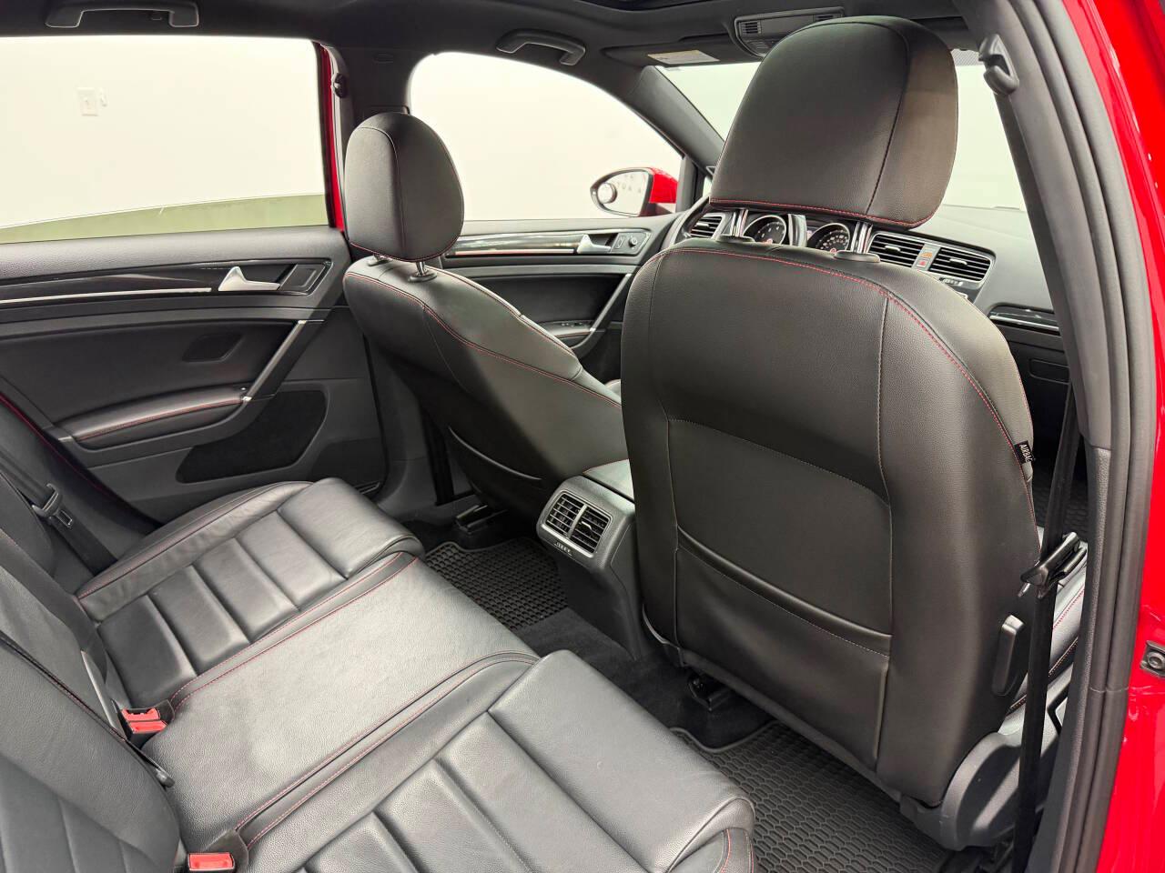 Volkswagen Golf GTI SE 6M 4-Door 2017