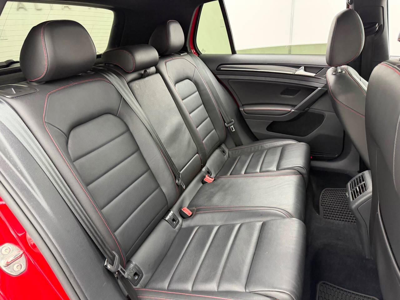 Volkswagen Golf GTI SE 6M 4-Door 2017