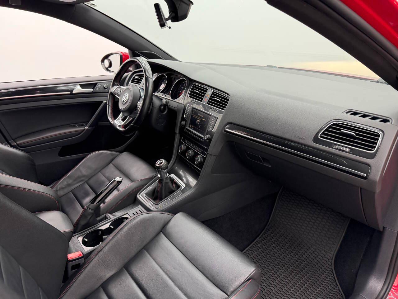 Volkswagen Golf GTI SE 6M 4-Door 2017
