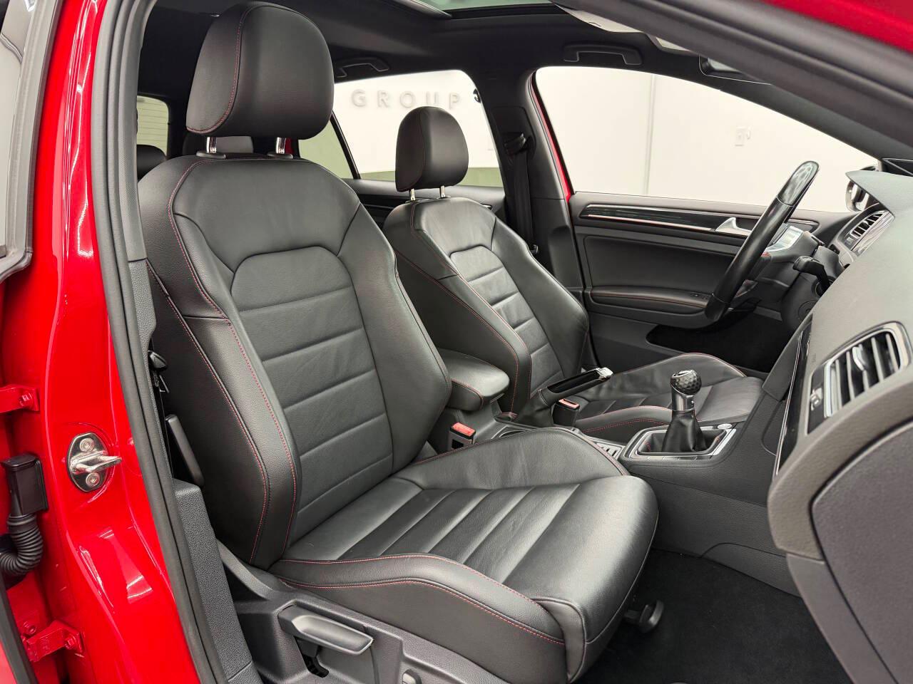 Volkswagen Golf GTI SE 6M 4-Door 2017