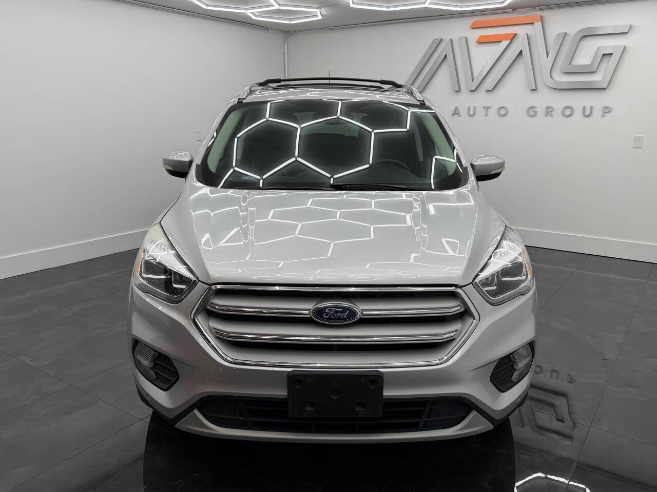 Ford Escape Titanium 4WD 2018