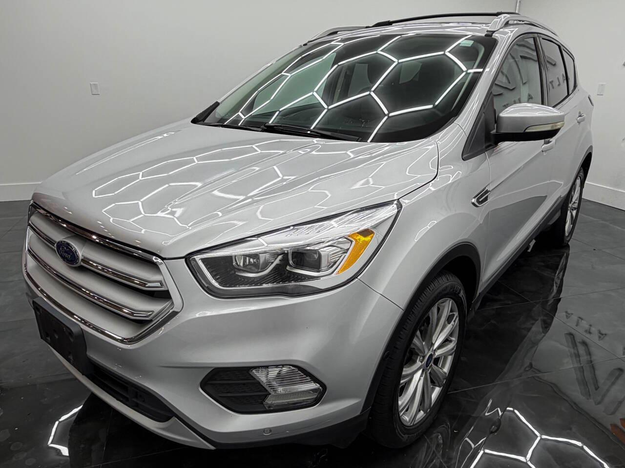 Ford Escape Titanium 4WD 2018