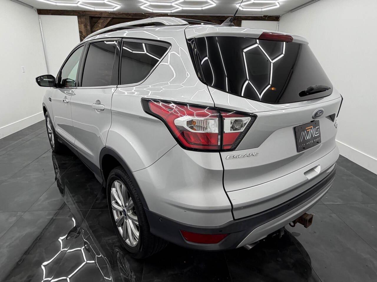 Ford Escape Titanium 4WD 2018