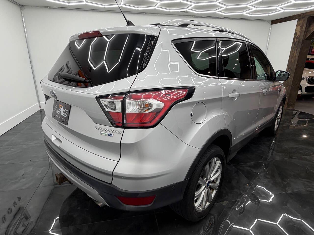 Ford Escape Titanium 4WD 2018