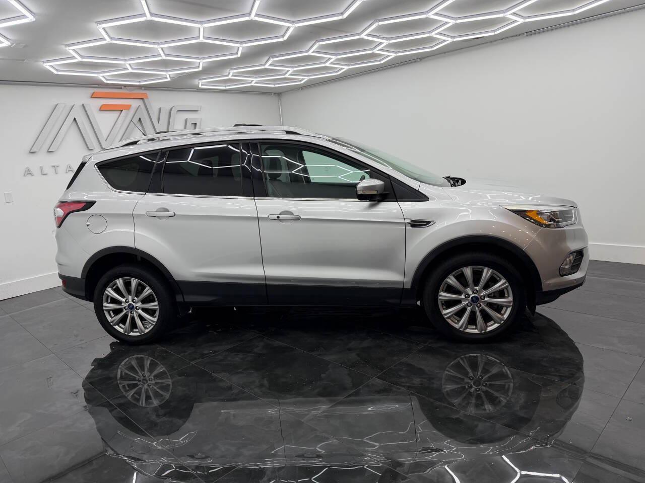 Ford Escape Titanium 4WD 2018