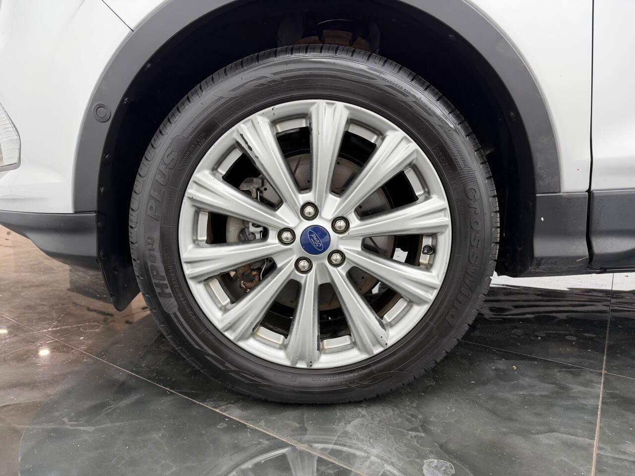 Ford Escape Titanium 4WD 2018