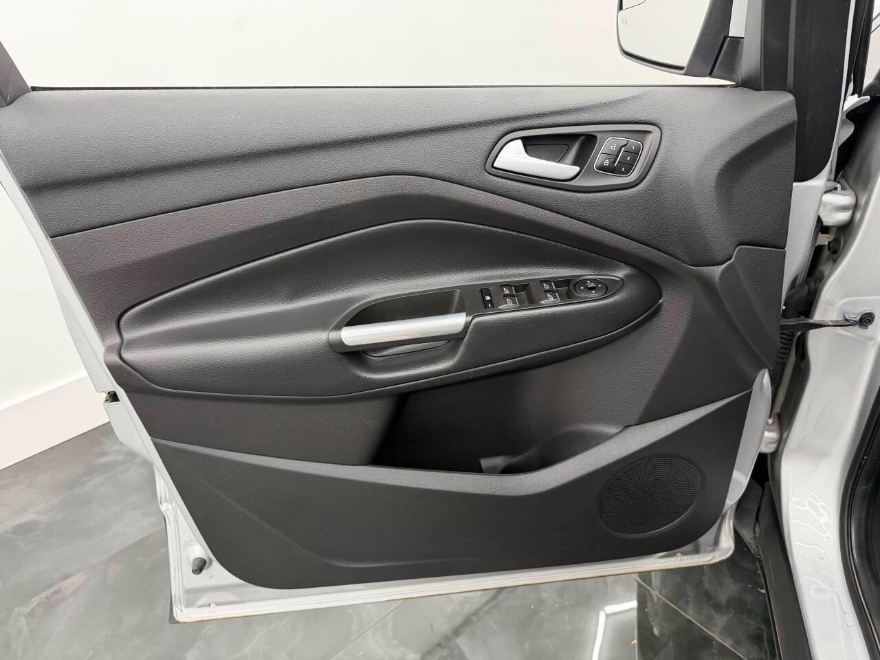 Ford Escape Titanium 4WD 2018