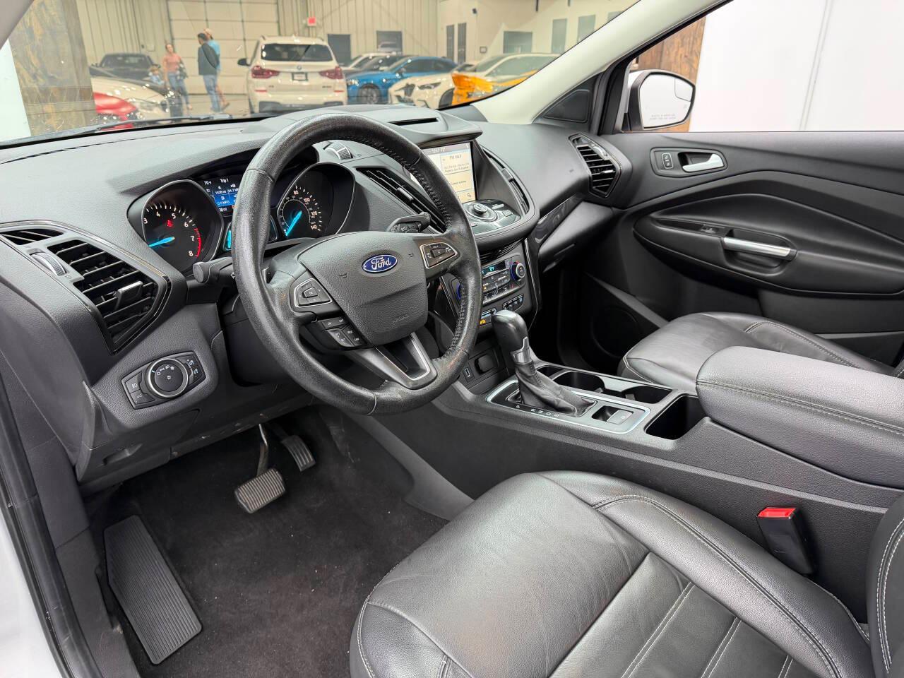 Ford Escape Titanium 4WD 2018