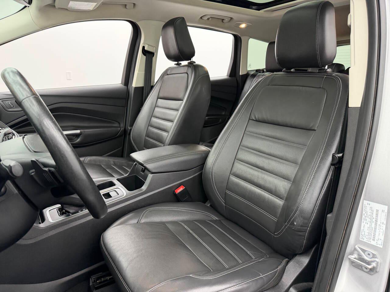 Ford Escape Titanium 4WD 2018
