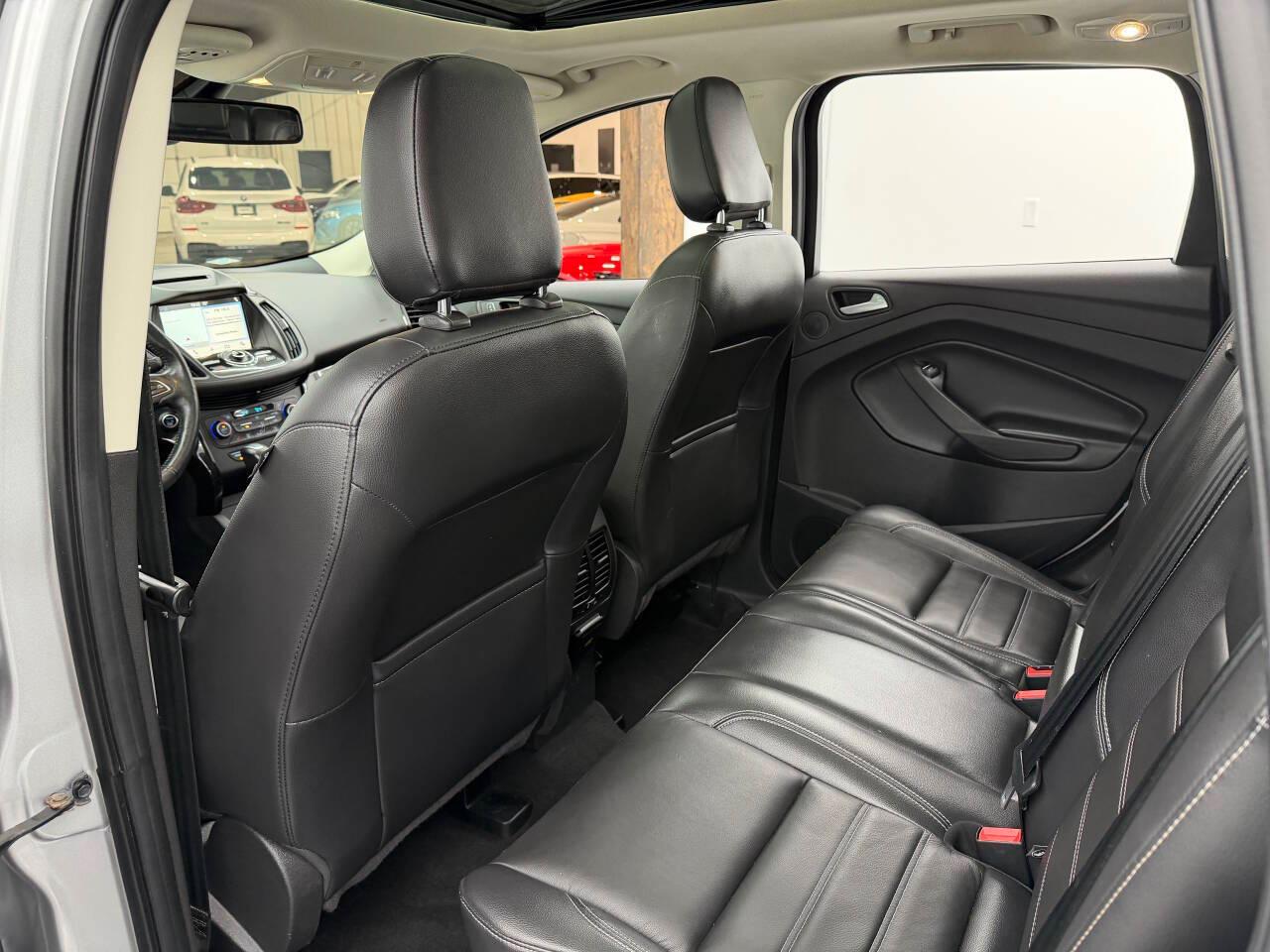Ford Escape Titanium 4WD 2018