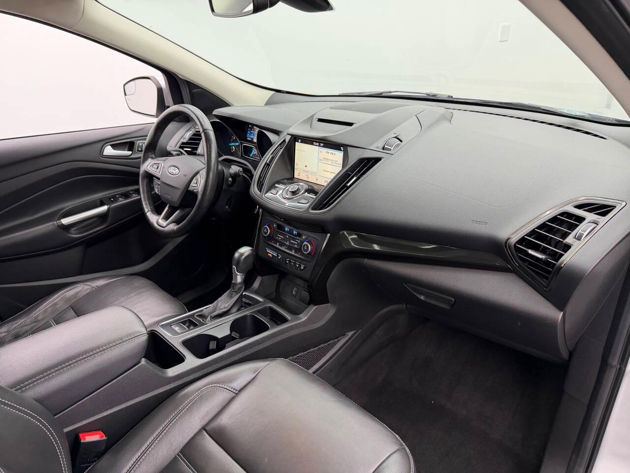 Ford Escape Titanium 4WD 2018