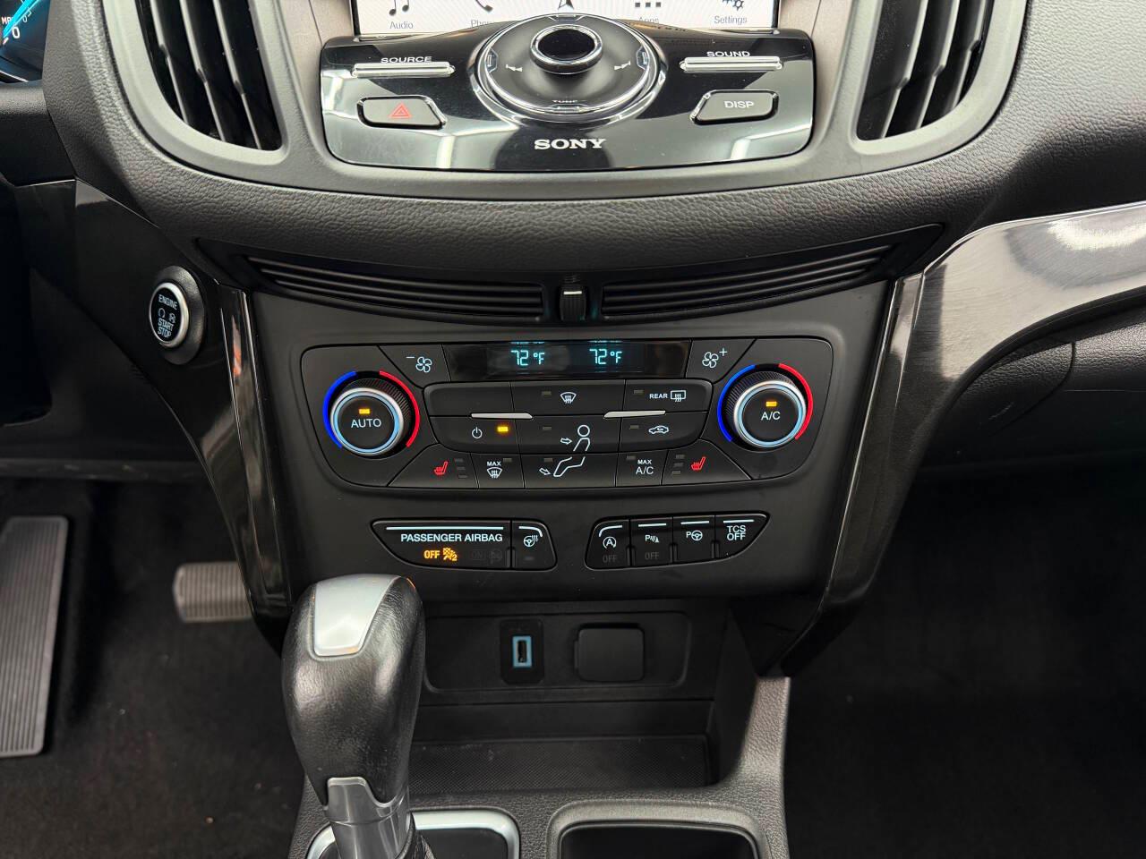 Ford Escape Titanium 4WD 2018