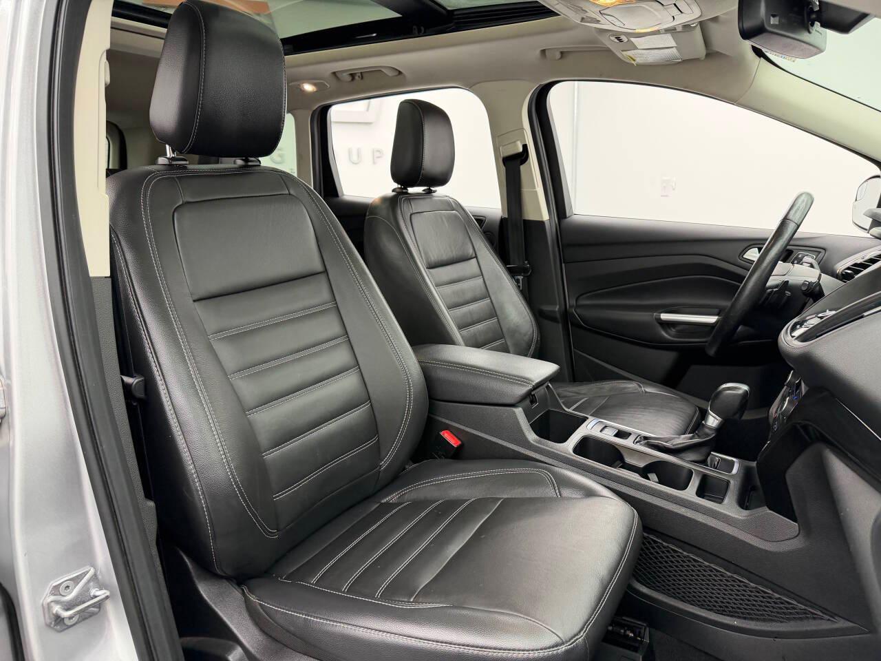 Ford Escape Titanium 4WD 2018