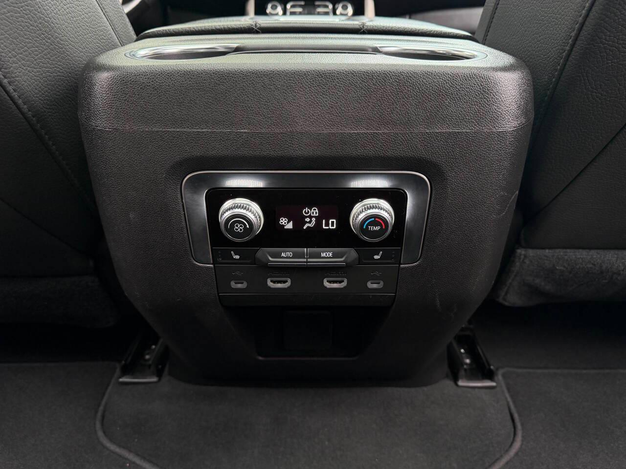 GMC Yukon Denali 4WD 2021