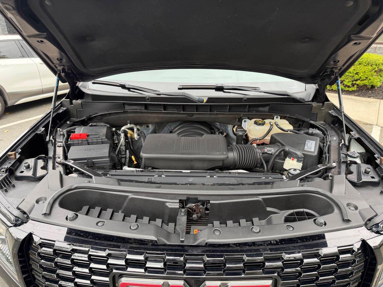 GMC Yukon Denali 4WD 2021