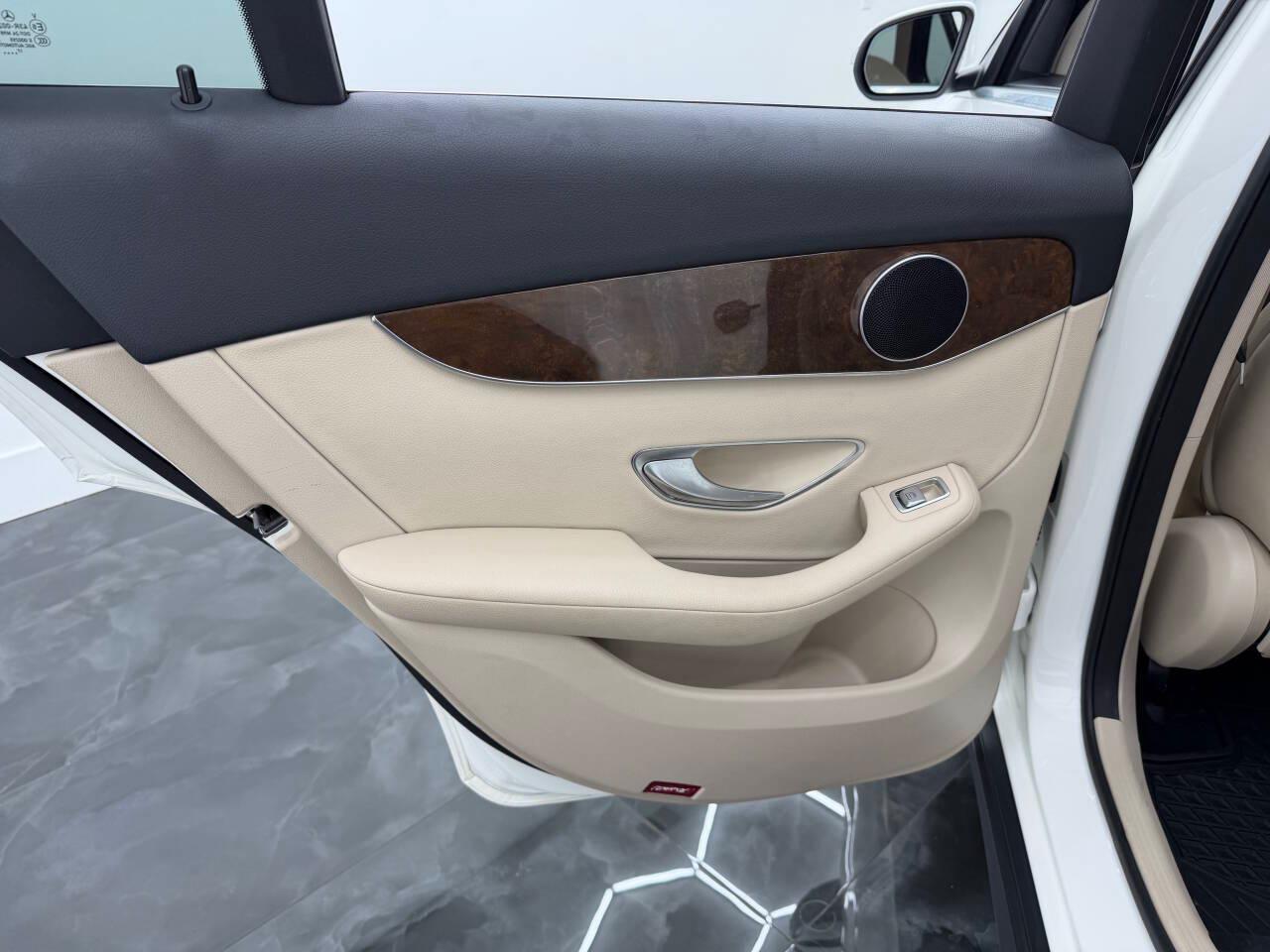 Mercedes-Benz GLC-Class GLC300 2018