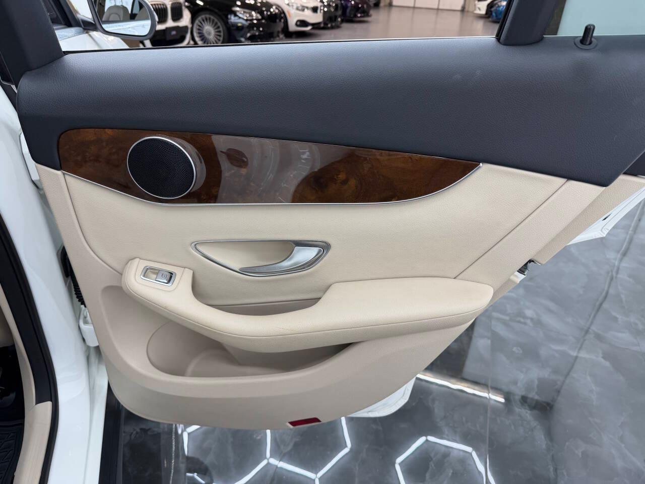 Mercedes-Benz GLC-Class GLC300 2018