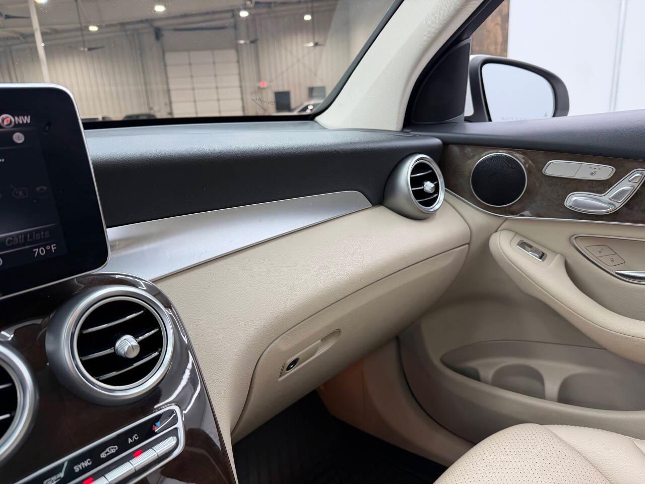 Mercedes-Benz GLC-Class GLC300 2018