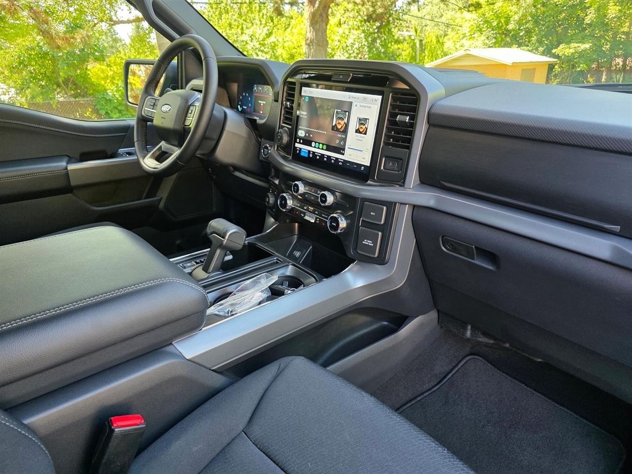 2025 Ford F-150 XLT - Photo 25