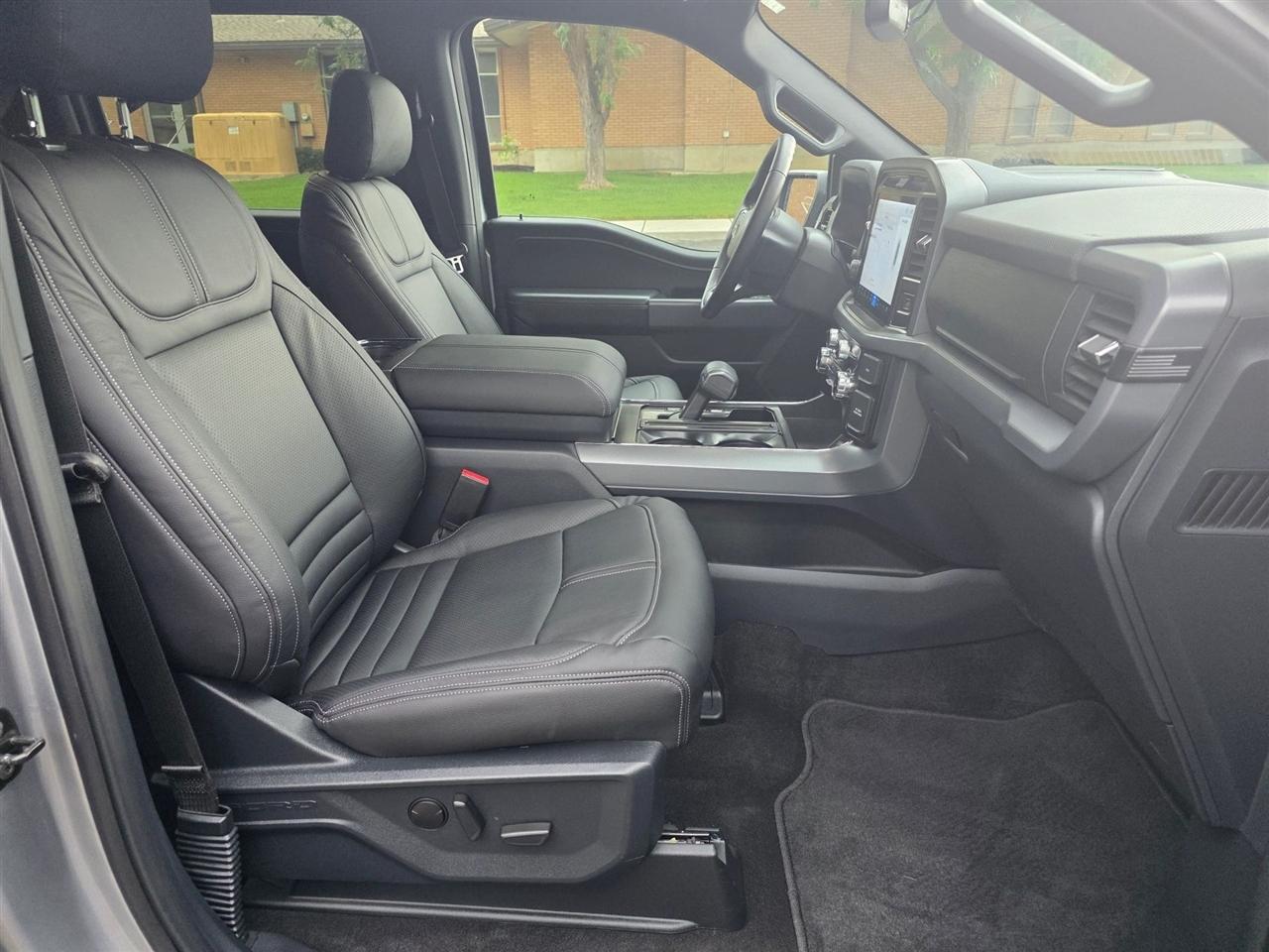 2025 Ford F-150 XLT - Photo 38