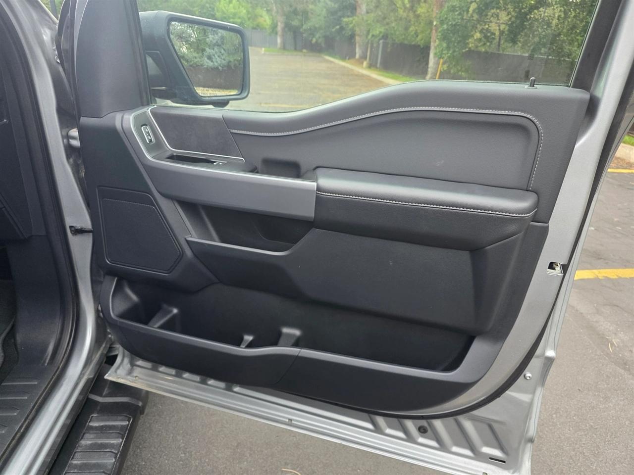 2025 Ford F-150 XLT - Photo 40