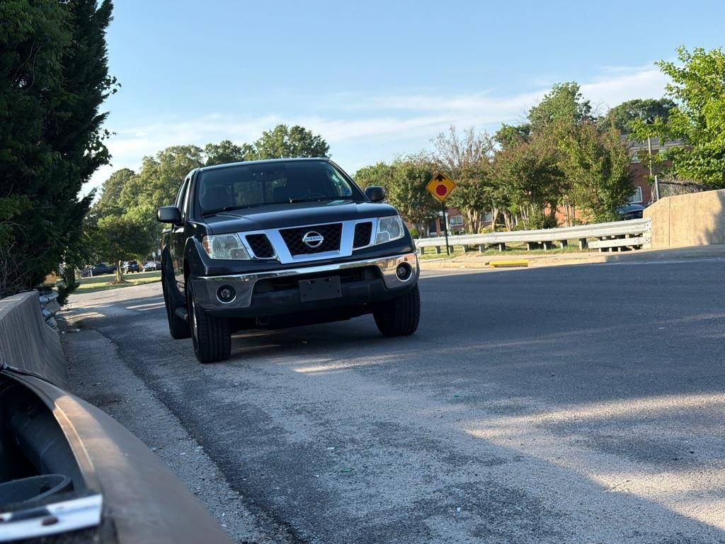 2011 Nissan Frontier 4.0 SV King Cab 4X4 MT's photo