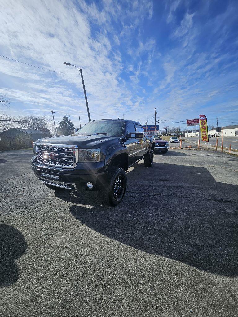 GMC Sierra 2500HD Denali Crew Cab 4WD 2011