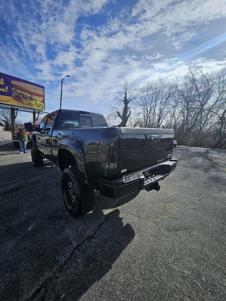 GMC Sierra 2500HD Denali Crew Cab 4WD 2011