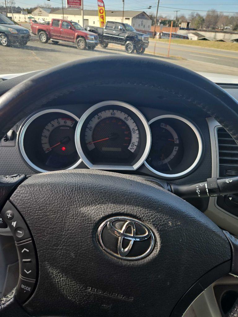 Toyota Tacoma Access Cab V6 4WD 2011