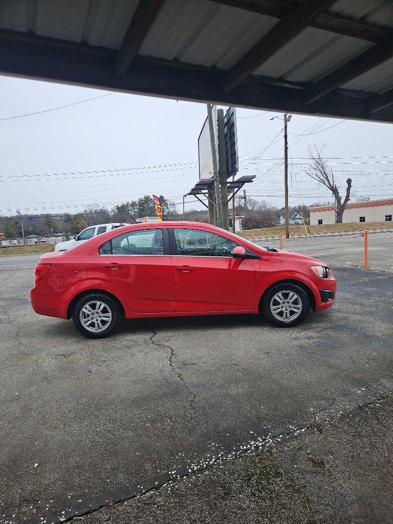 Chevrolet Sonic 2LT Sedan 2012