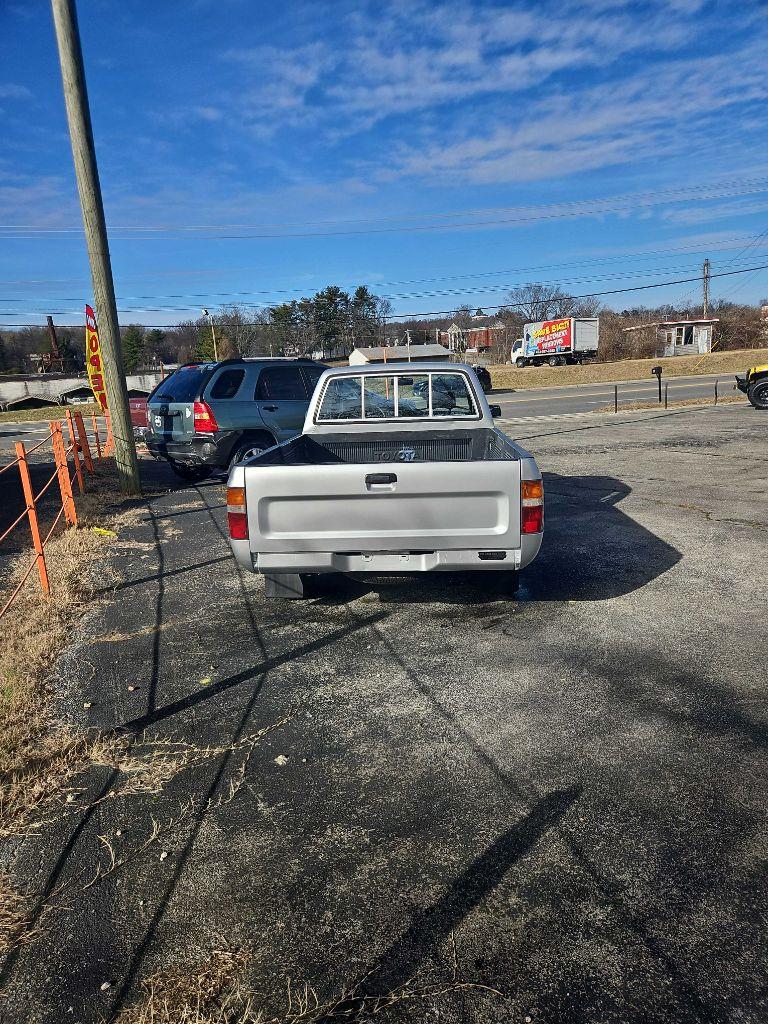 1991 Toyota Pickup Deluxe