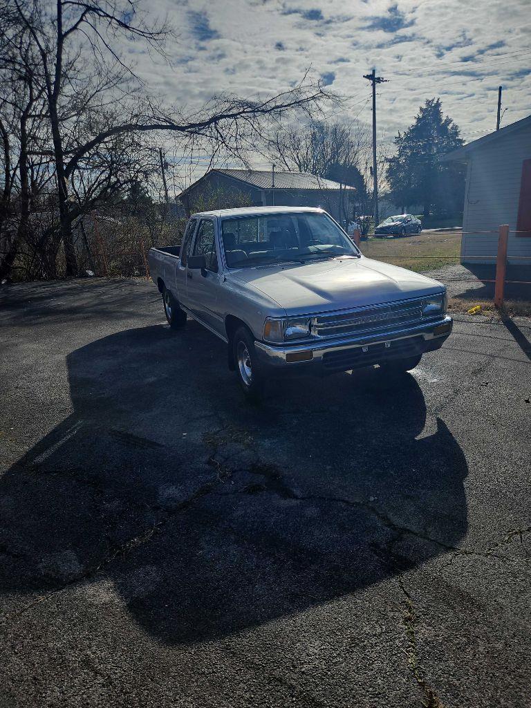 Toyota Pickup DLX Xtracab 2WD 1991