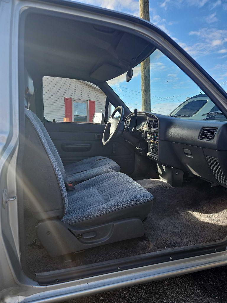 Toyota Pickup DLX Xtracab 2WD 1991