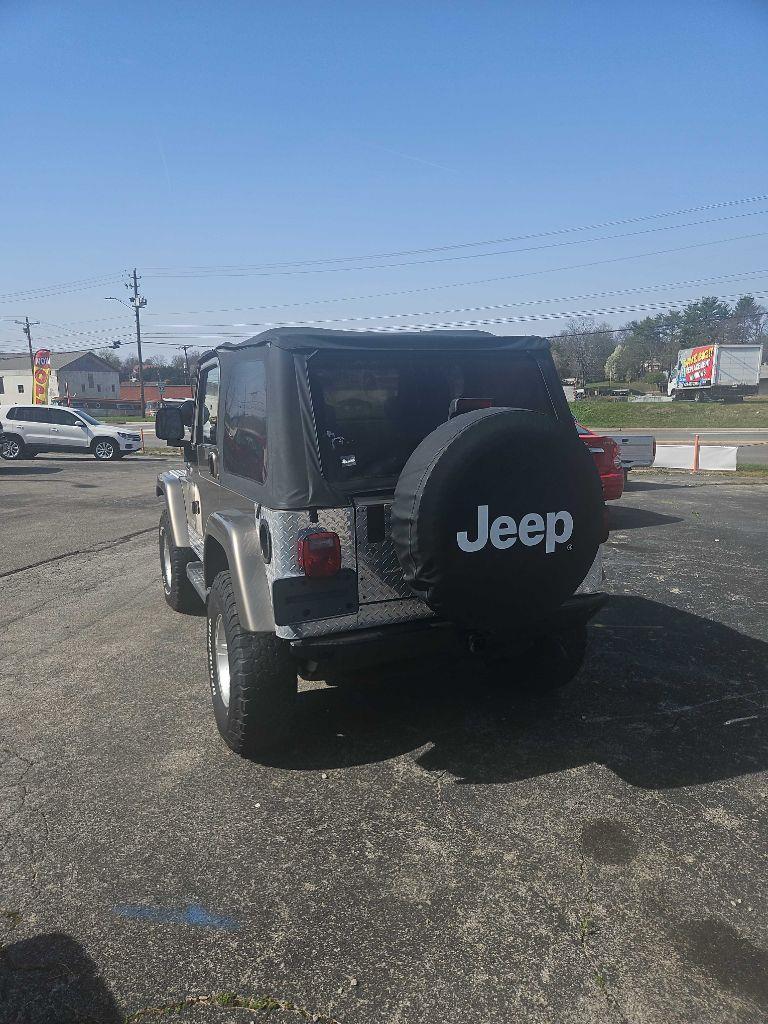 Jeep Wrangler Sahara 2004