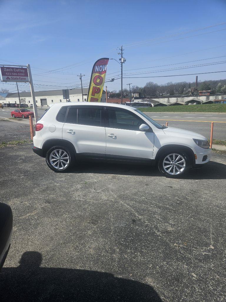 Volkswagen Tiguan S 2014