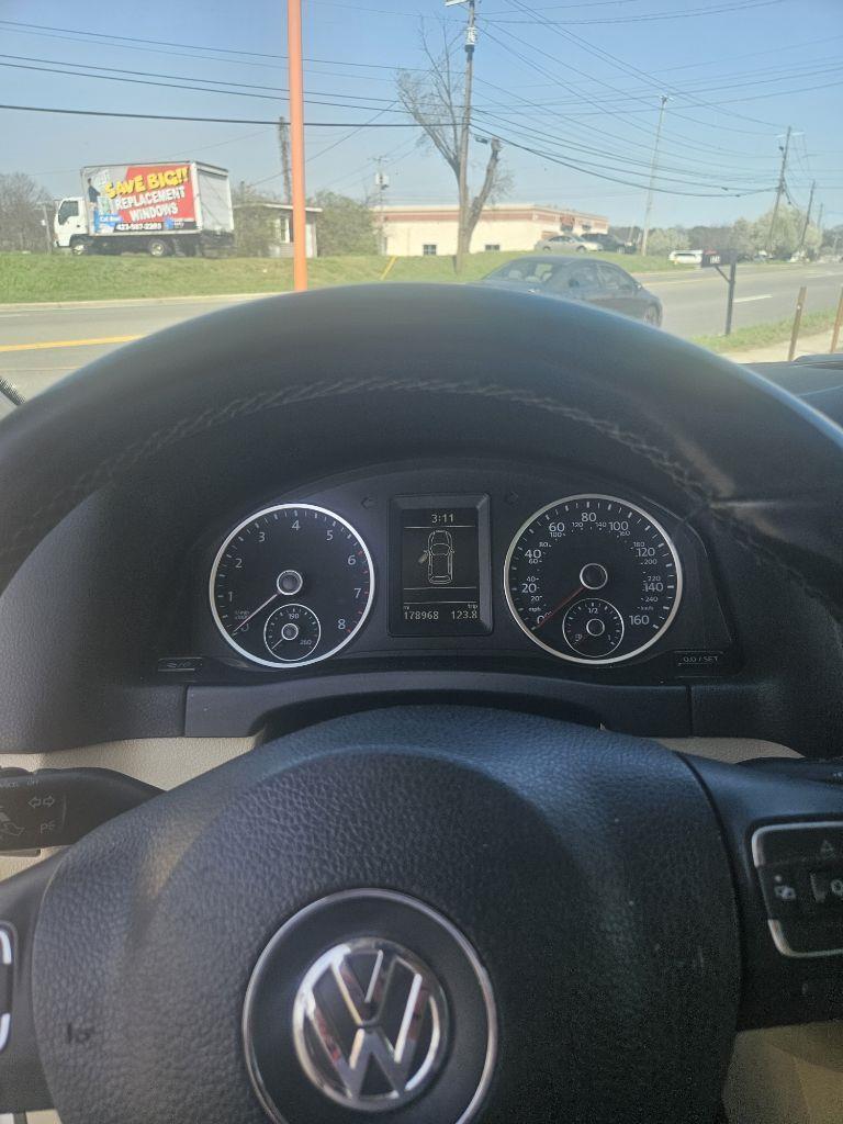 Volkswagen Tiguan S 2014