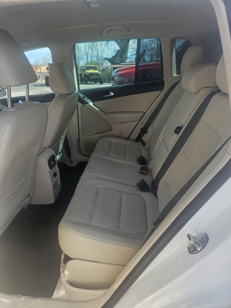 Volkswagen Tiguan S 2014