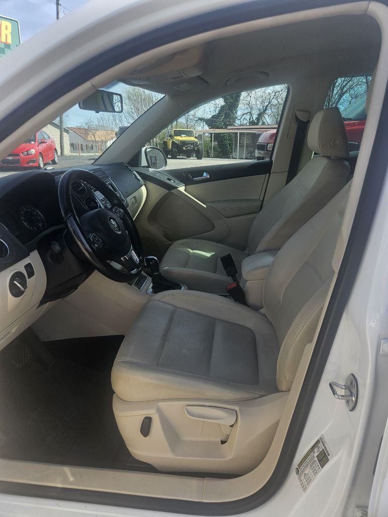 Volkswagen Tiguan S 2014