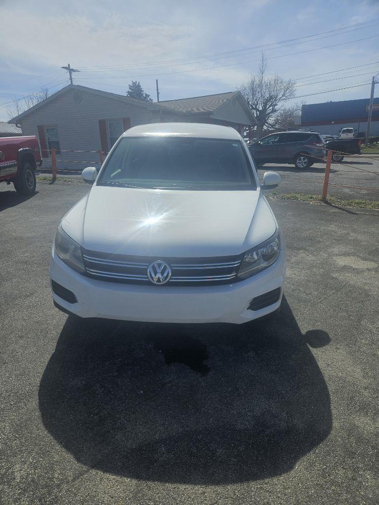 Volkswagen Tiguan S 2014