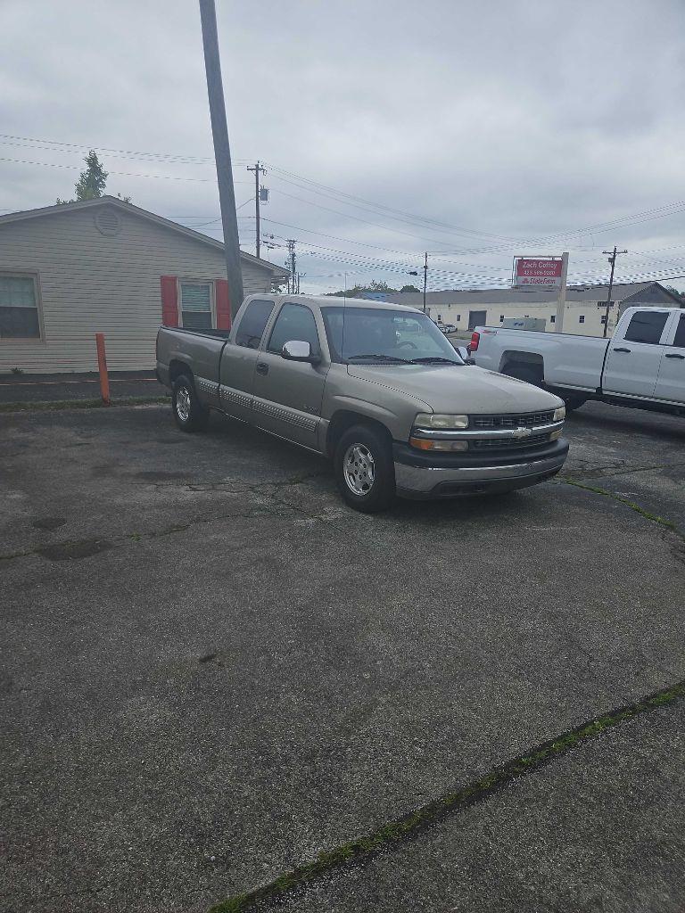 Chevrolet Silverado 1500 Ext. Cab 3-Door Short Bed 2WD 2000