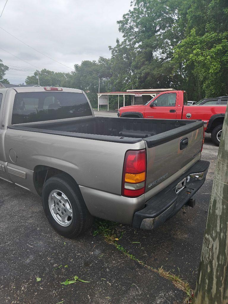 Chevrolet Silverado 1500 Ext. Cab 3-Door Short Bed 2WD 2000