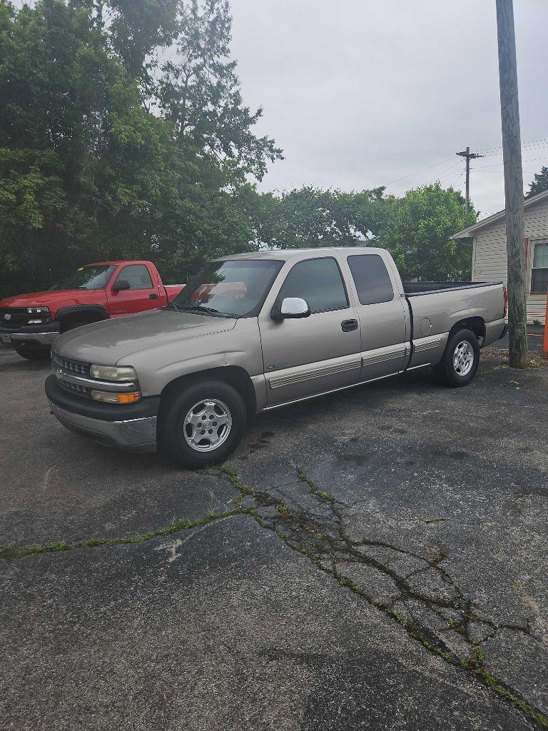 Chevrolet Silverado 1500 Ext. Cab 3-Door Short Bed 2WD 2000