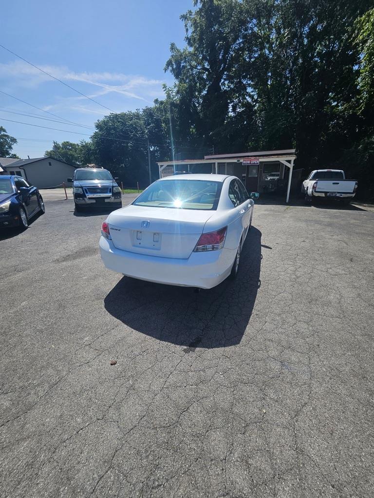 Honda Accord LX sedan AT 2010