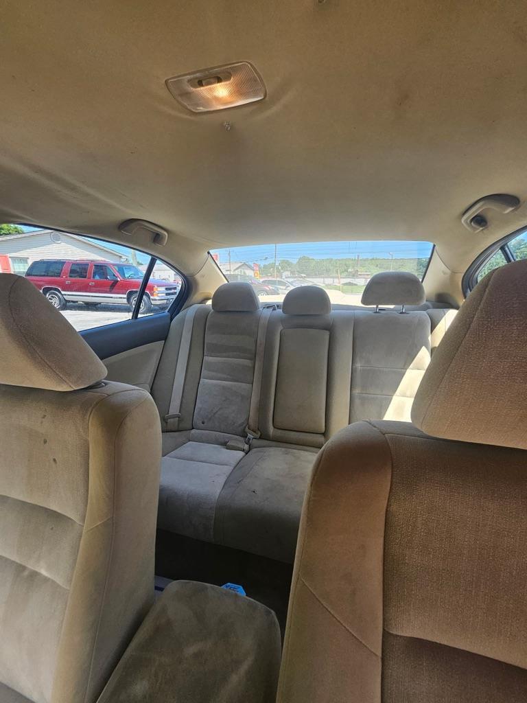 Honda Accord LX sedan AT 2010