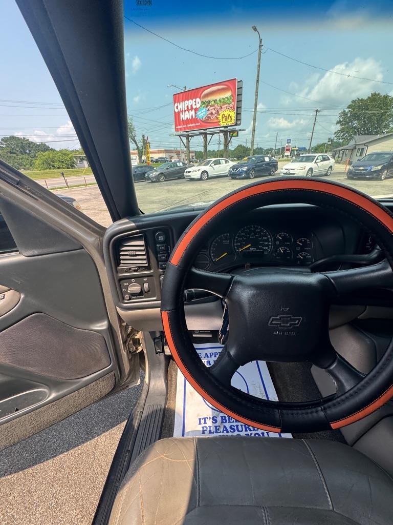 Chevrolet Tahoe 4WD 2000