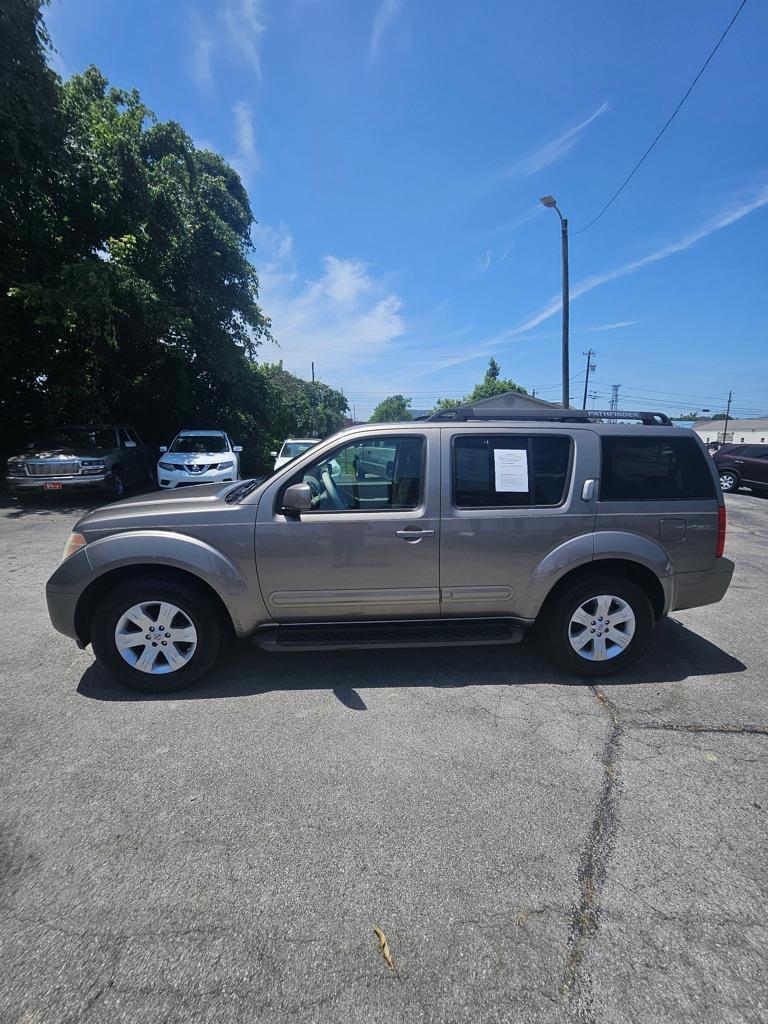 Nissan Pathfinder S 2WD 2006
