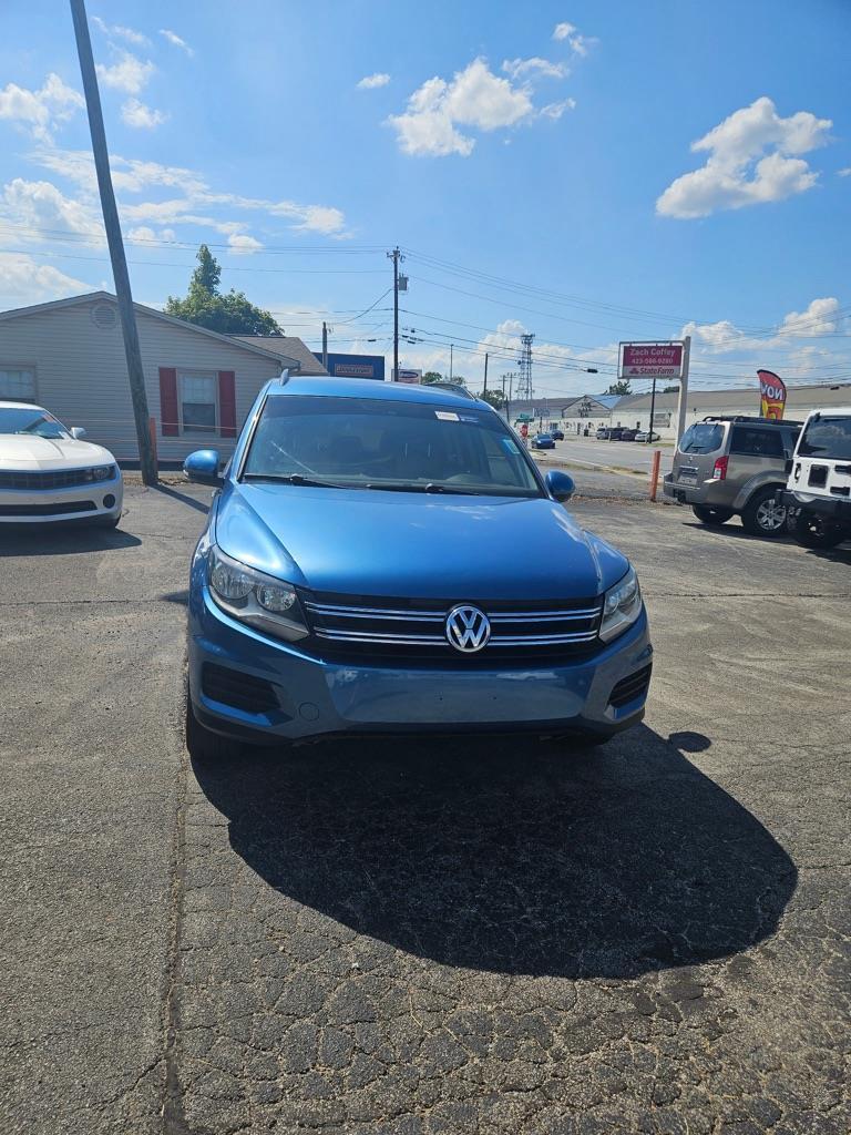 Volkswagen Tiguan S 2017